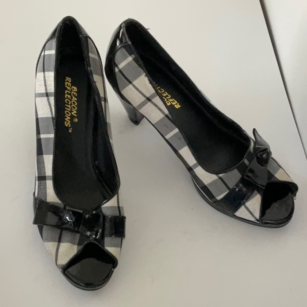 Black & white plaid, 6.5 Beacon Reflections heels